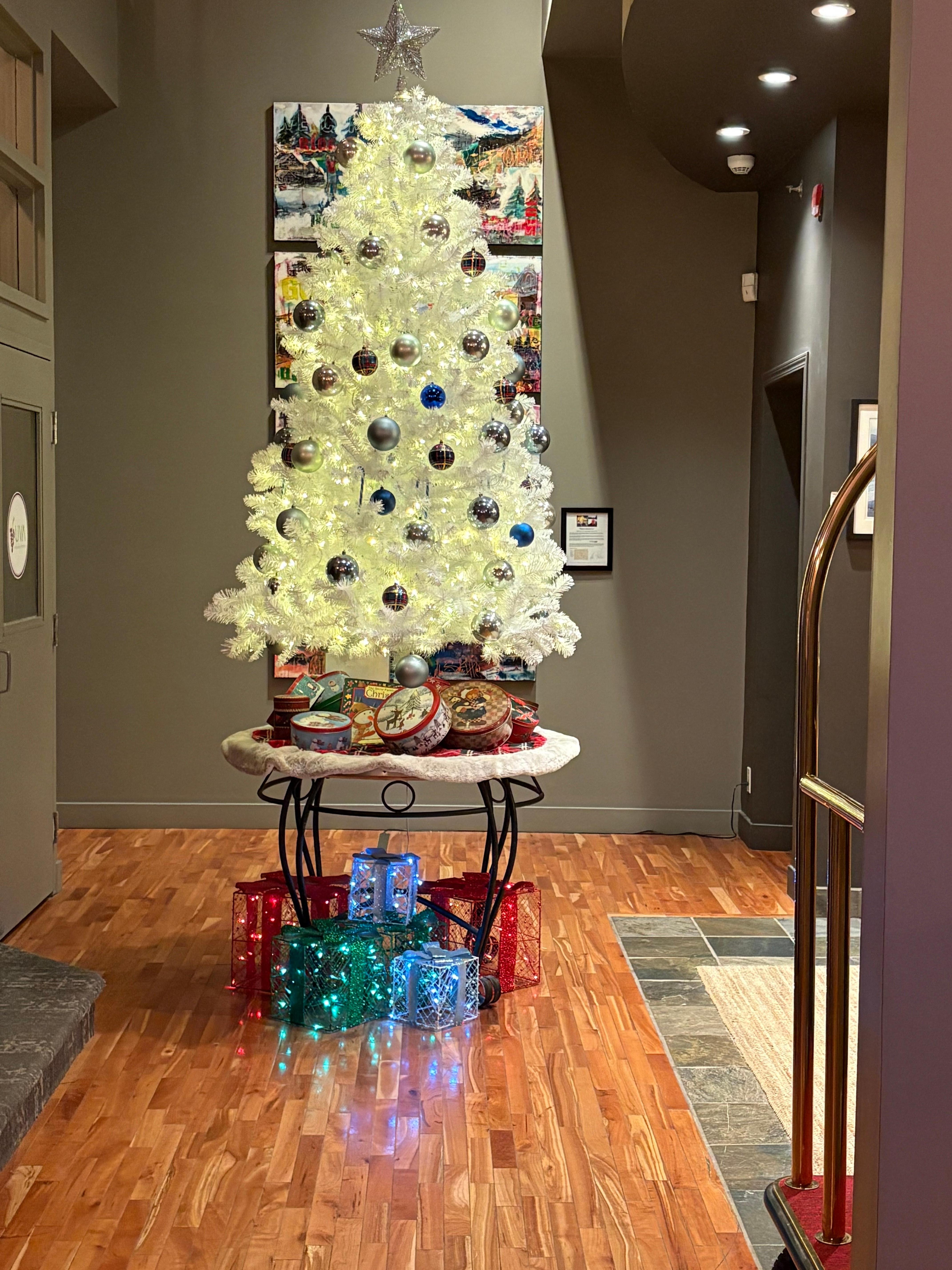 Lobby Christmas decor