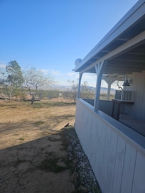 The description of the property is 5 acres. But in actuality, the host has only a small portion of the acreage fenced in, within which you must park your vehicle. This property is not KOH or offroading friendly. The 5 acre description is misleading