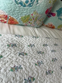 Cute, vintage/cottage ocean theme bedding.