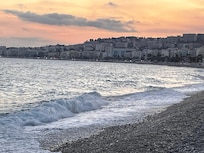 The ocean by Promenade Anglais!