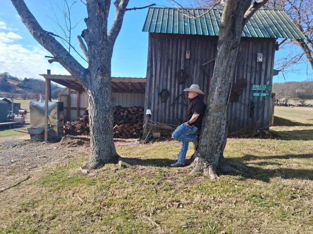 The shack beside the house. Has a wood burning furnace for the heat in the winter. They keep stocked for you!