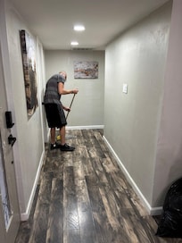 Cleaning crew(3) people still in home for 1 hour after our check-in time