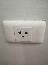 impianti obsoleti, senza presa USB