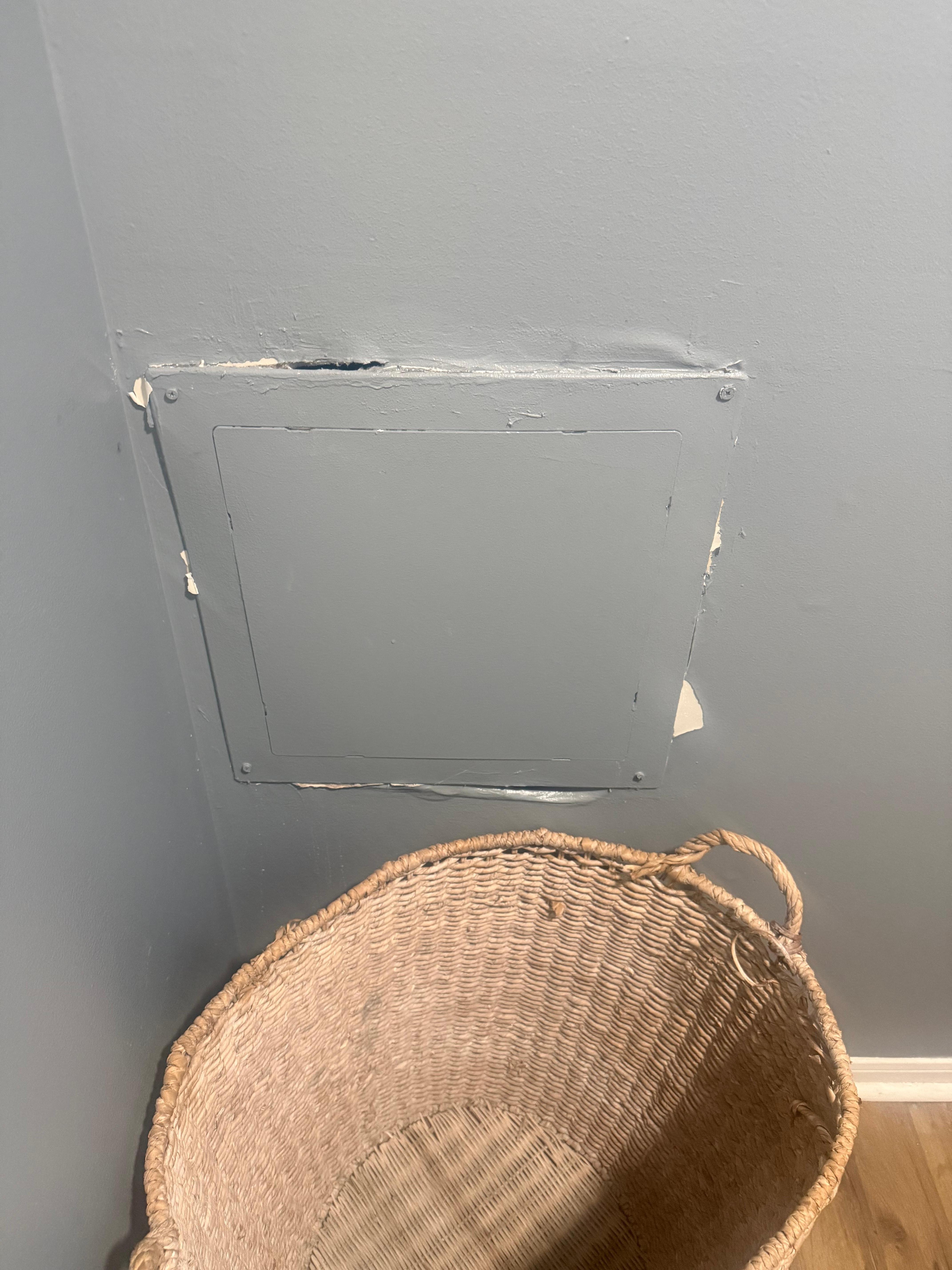 Inside of master closet, terrible drywall repair. 