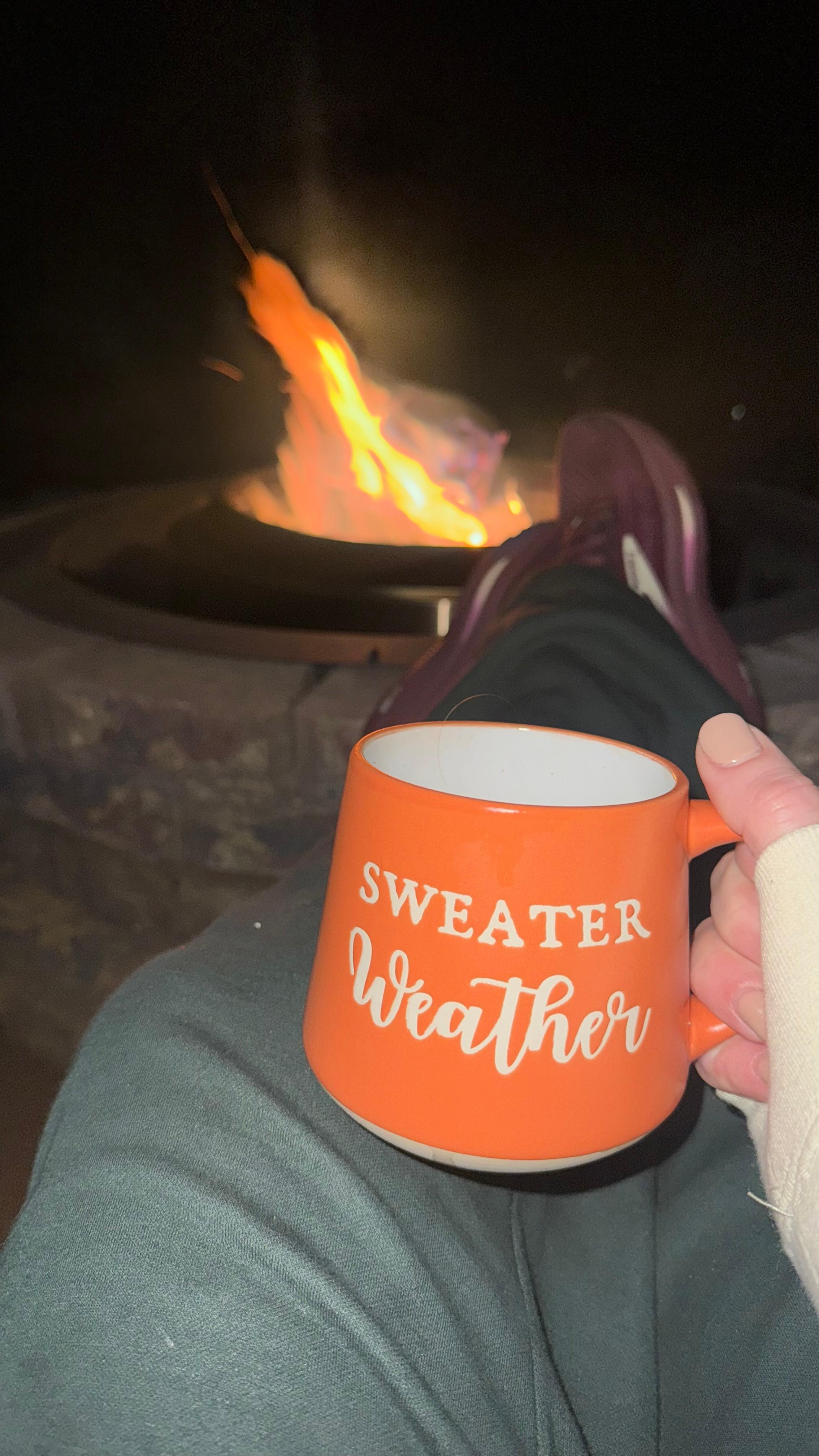 Great fireplace, lots of cocoa provided!❤️