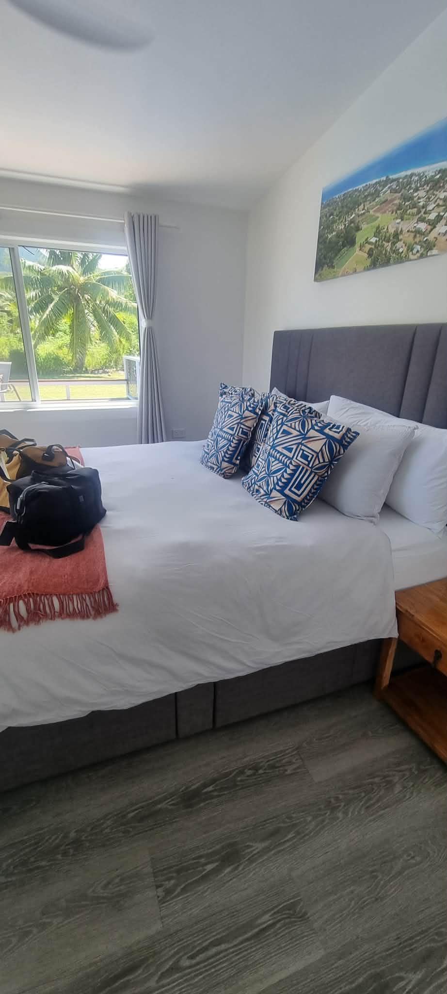 Large king bed. Comfy