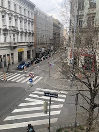 Blick aus dem Fenster im 1. Stock
