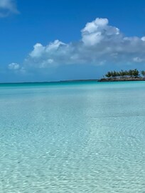 Gaulding Cay midafternoon, just a short walk from Daddy Joe’s.