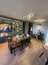 Dining/breakfast