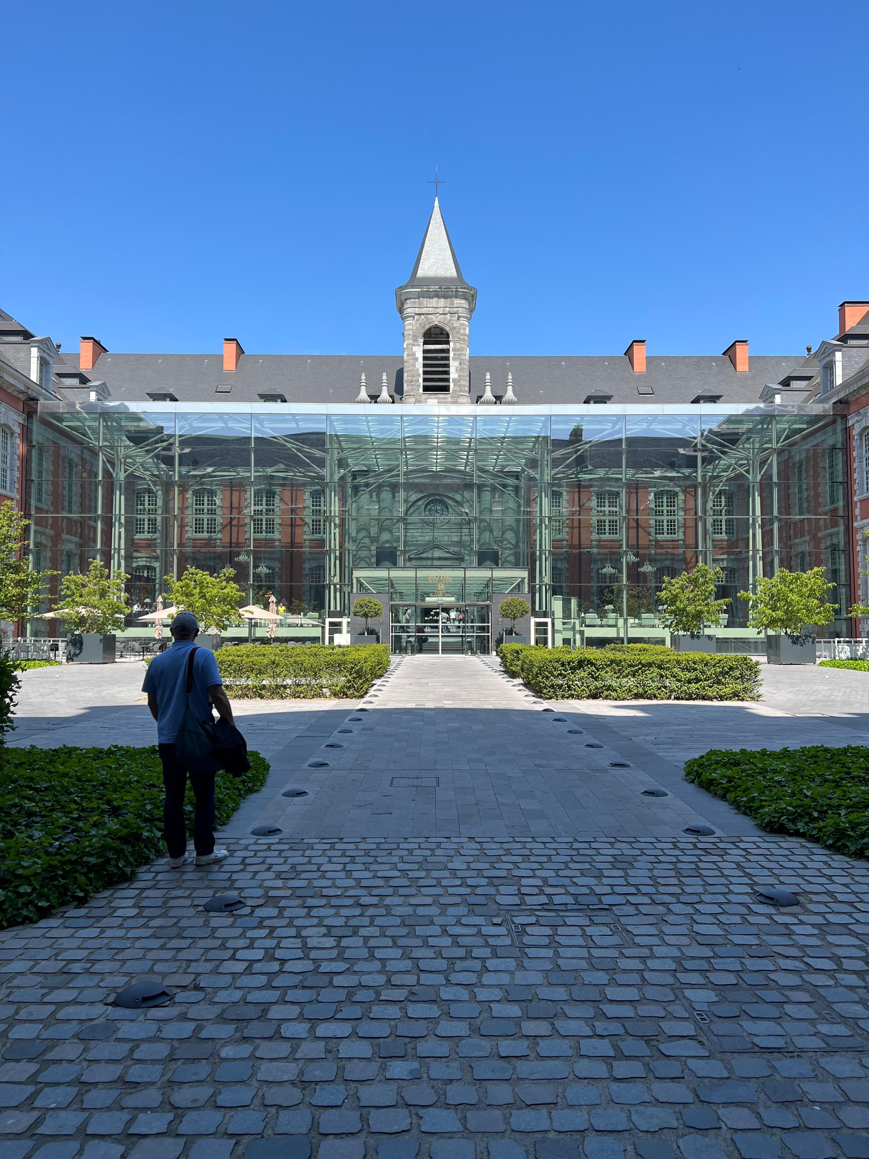 La cour intérieure de l’hôtel 