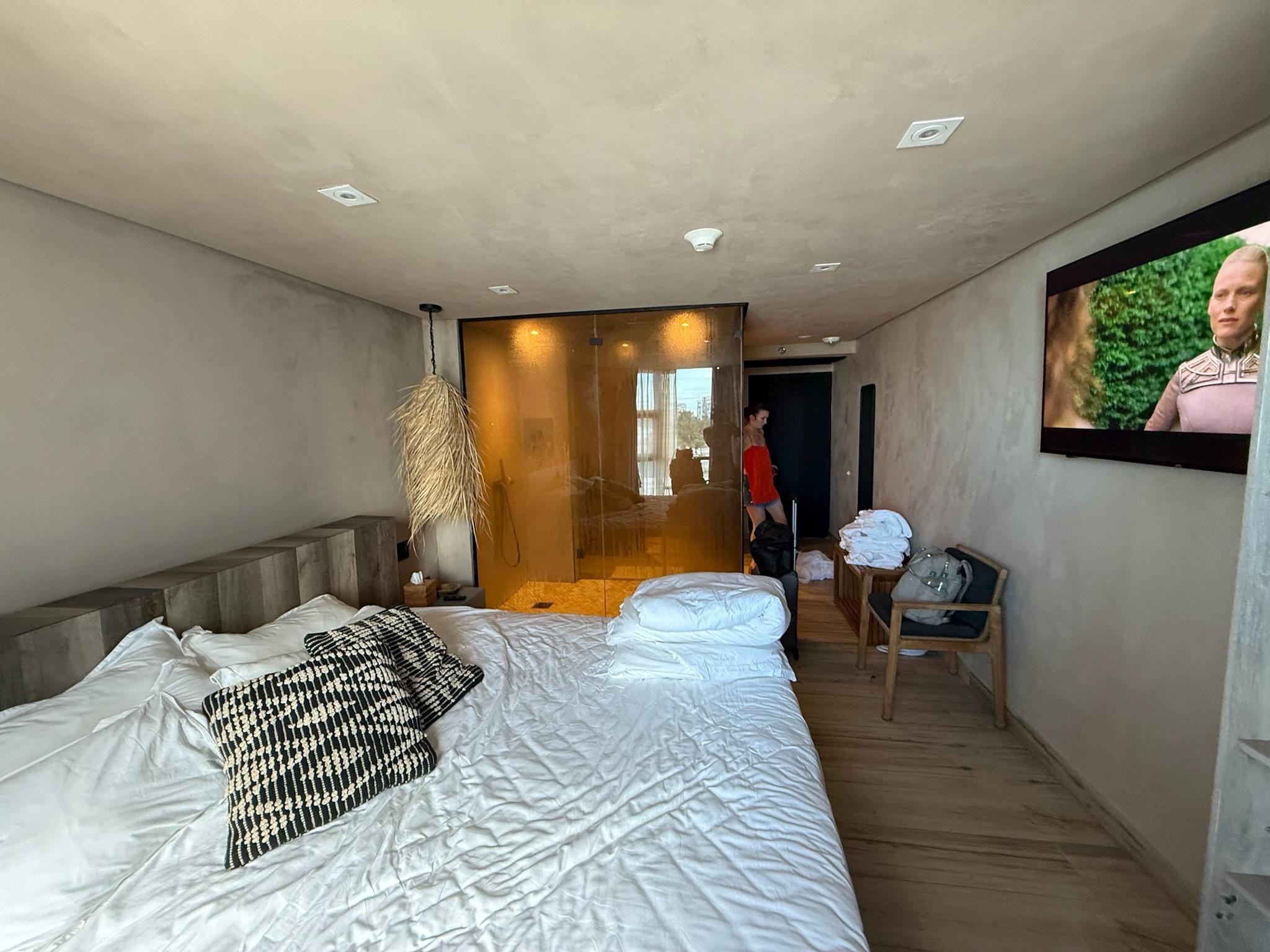 Single king room (end of stay - excuse the mess) 