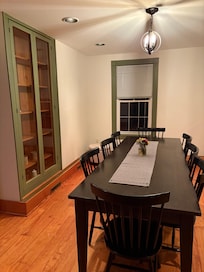 Dining room with a beautiful table!
