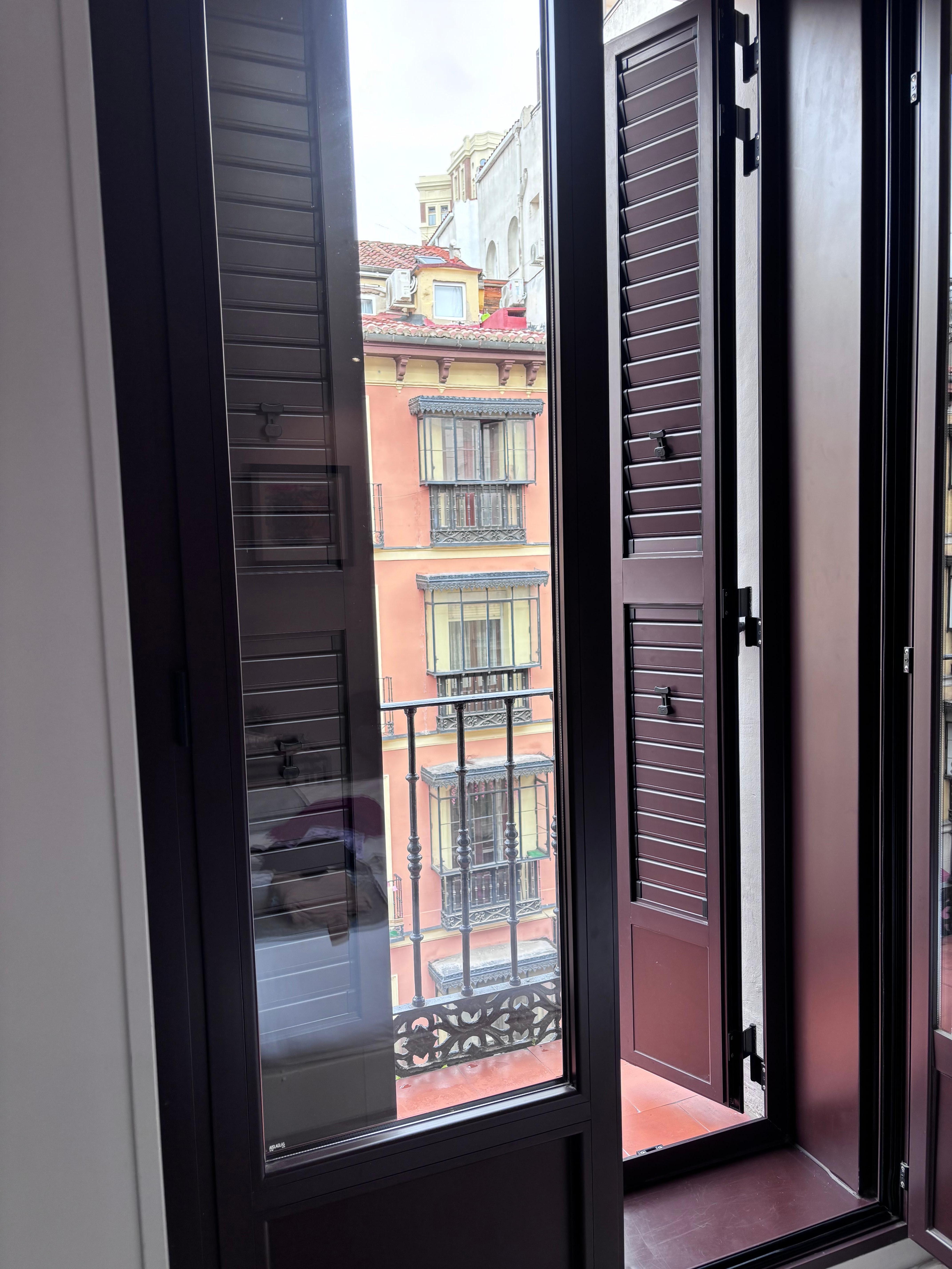 Balcony with sound proof closure