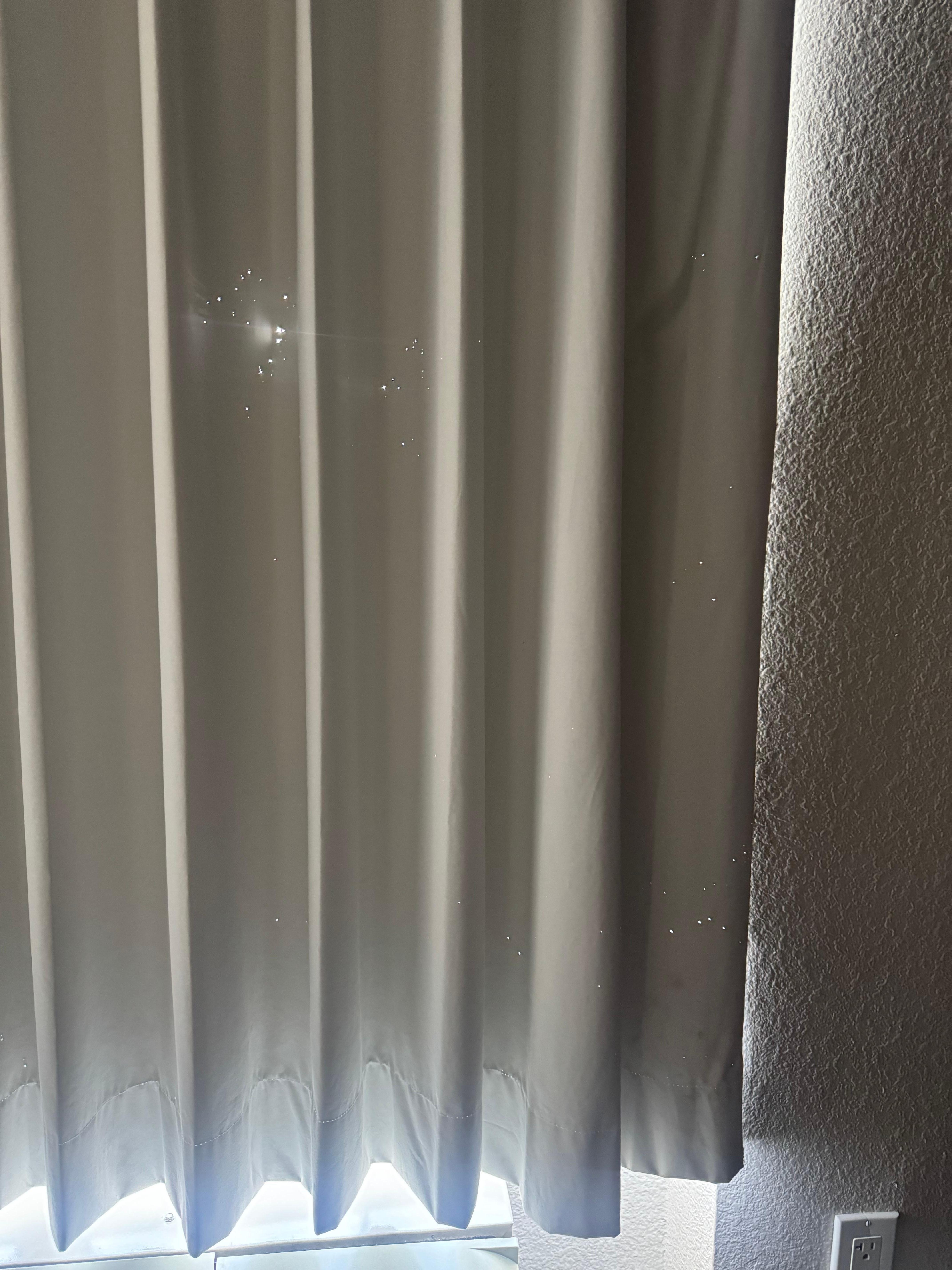 “Black Out” curtains that provide a star ambiance