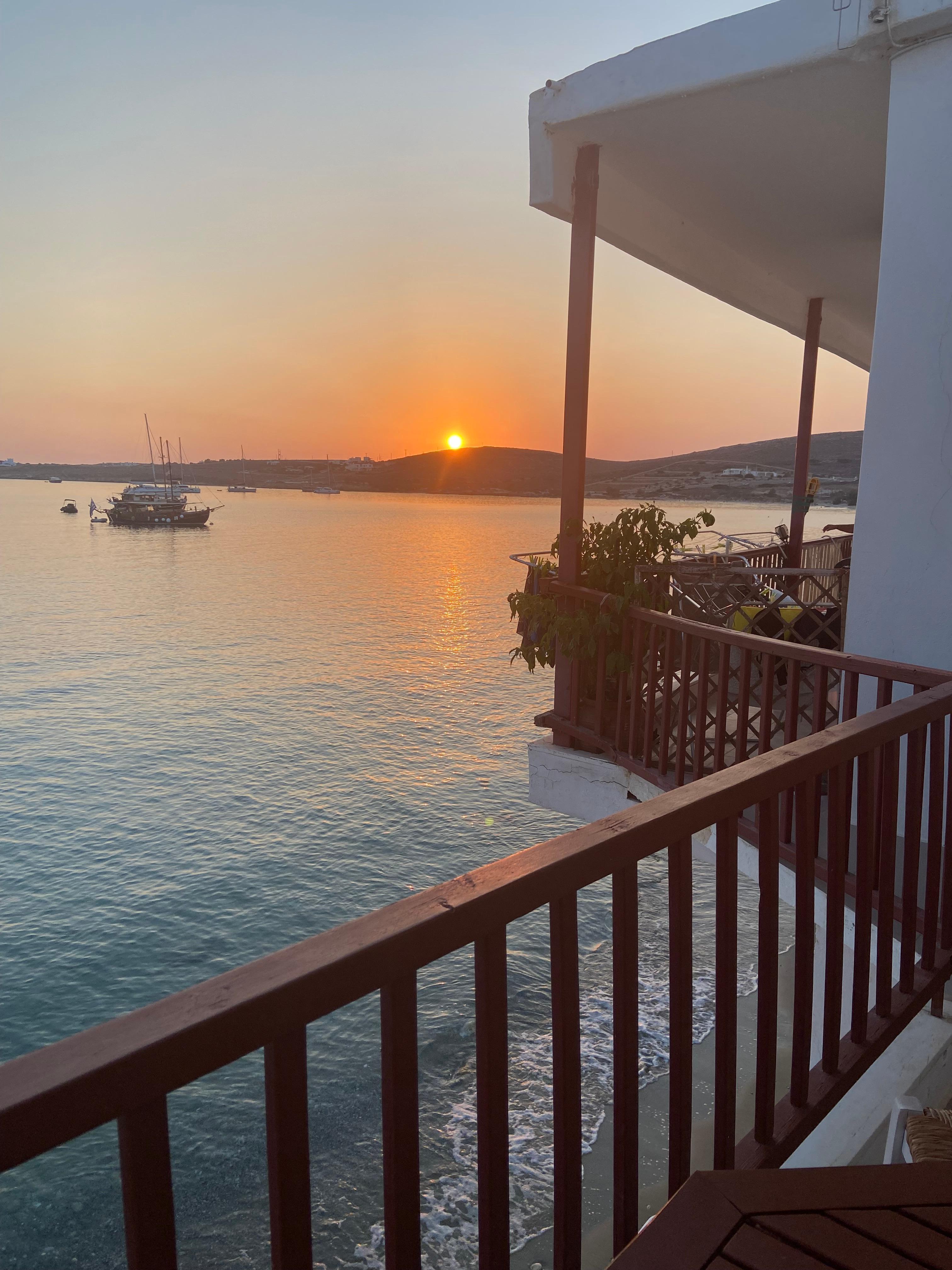 Dal balcone un mare stupendo e il tramonto !