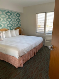 King suite bedroom 310