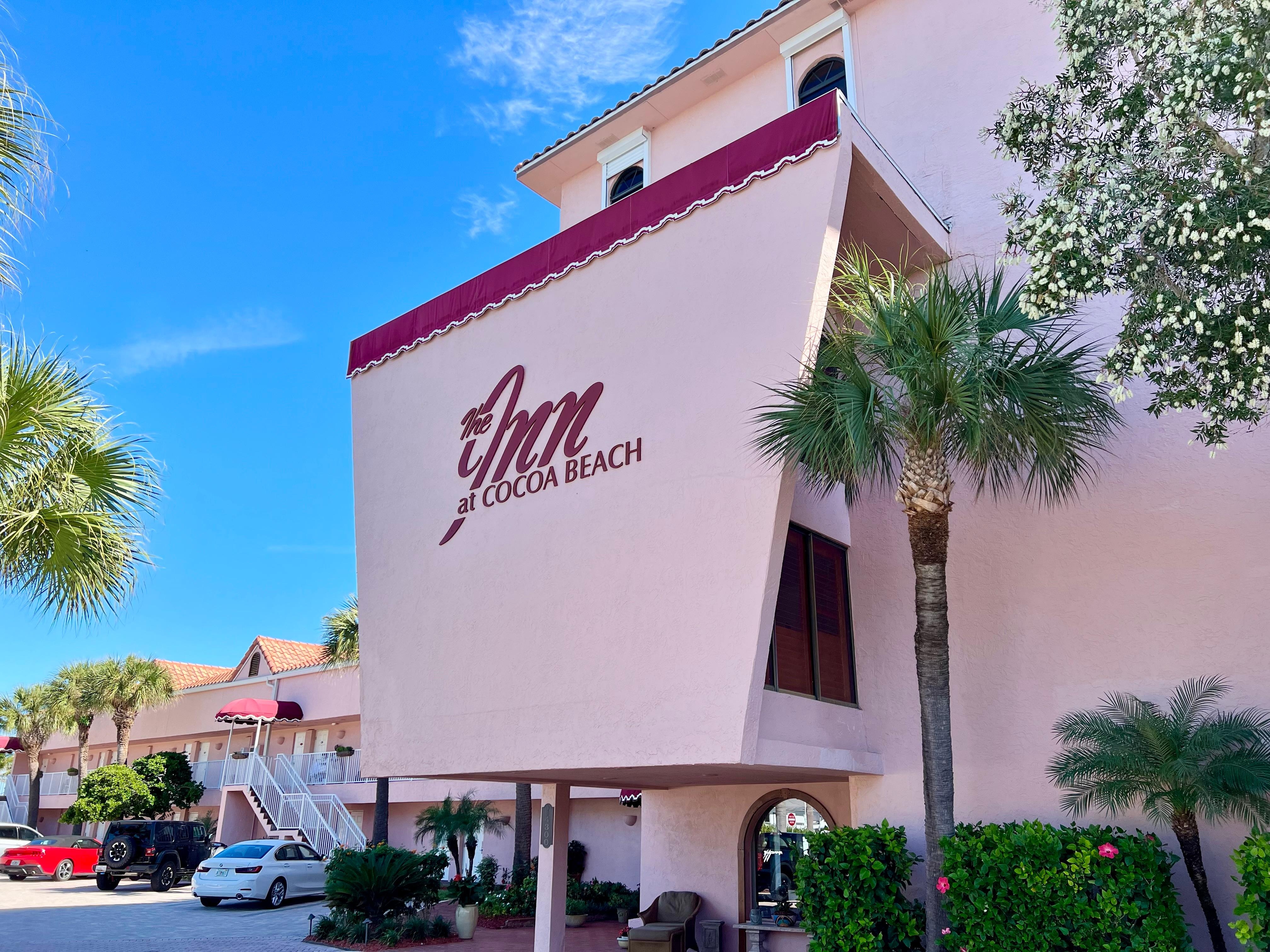 Classic vintage Florida lodging.