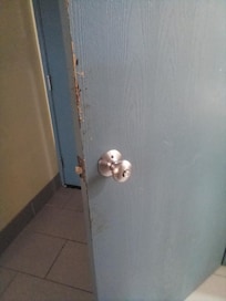 Bathroom door, sticky