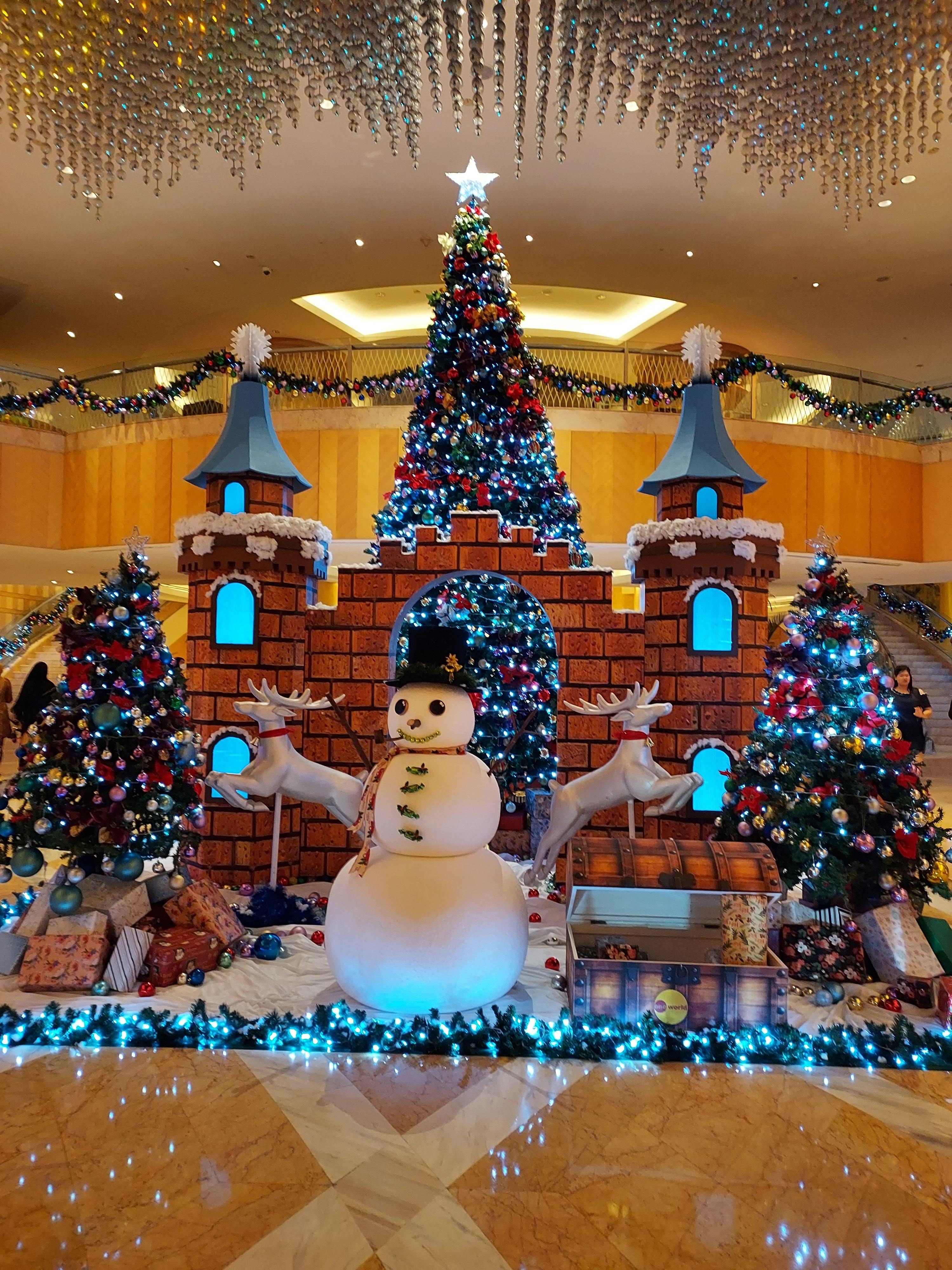 Xmas decoration in hotel lobby