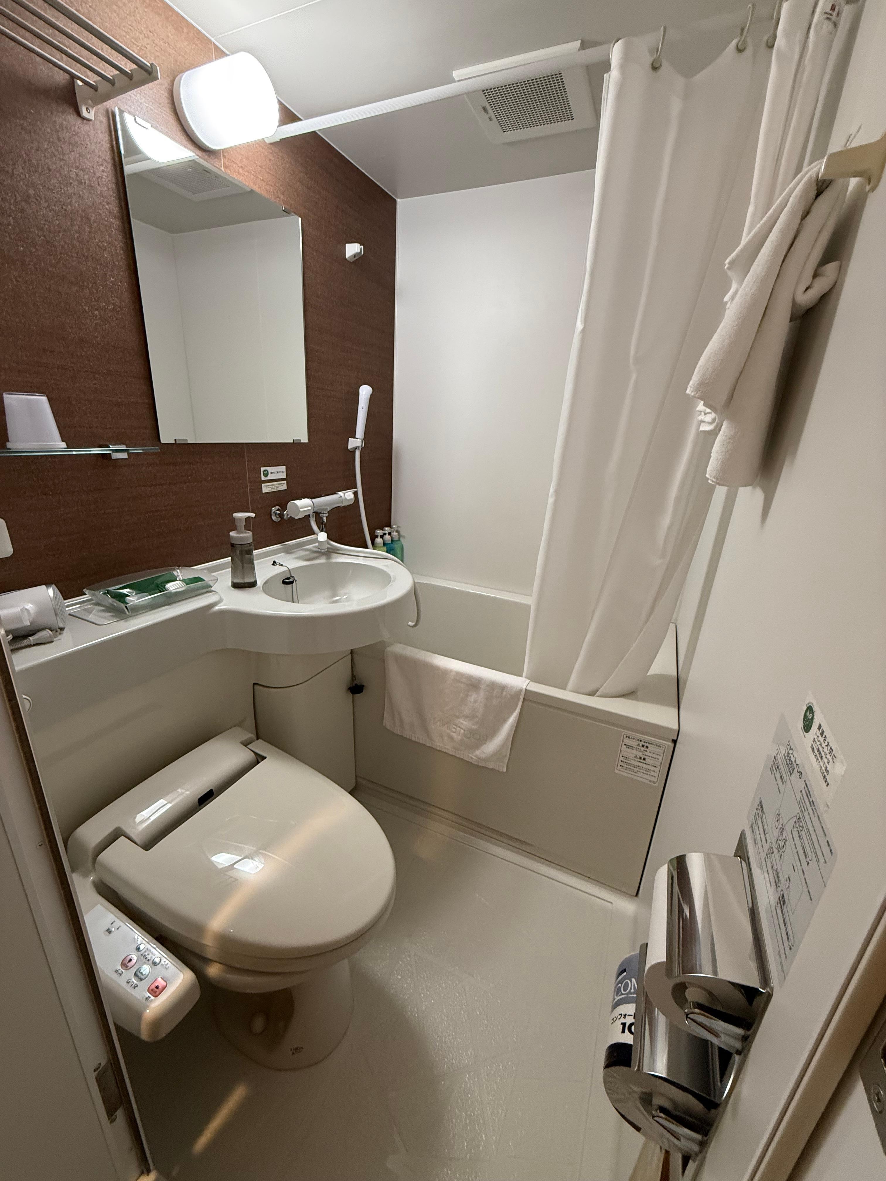 大浴場もあるけれど 部屋にバスタブもある