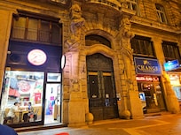 Hoteleingang (etwas schwer zu finden)