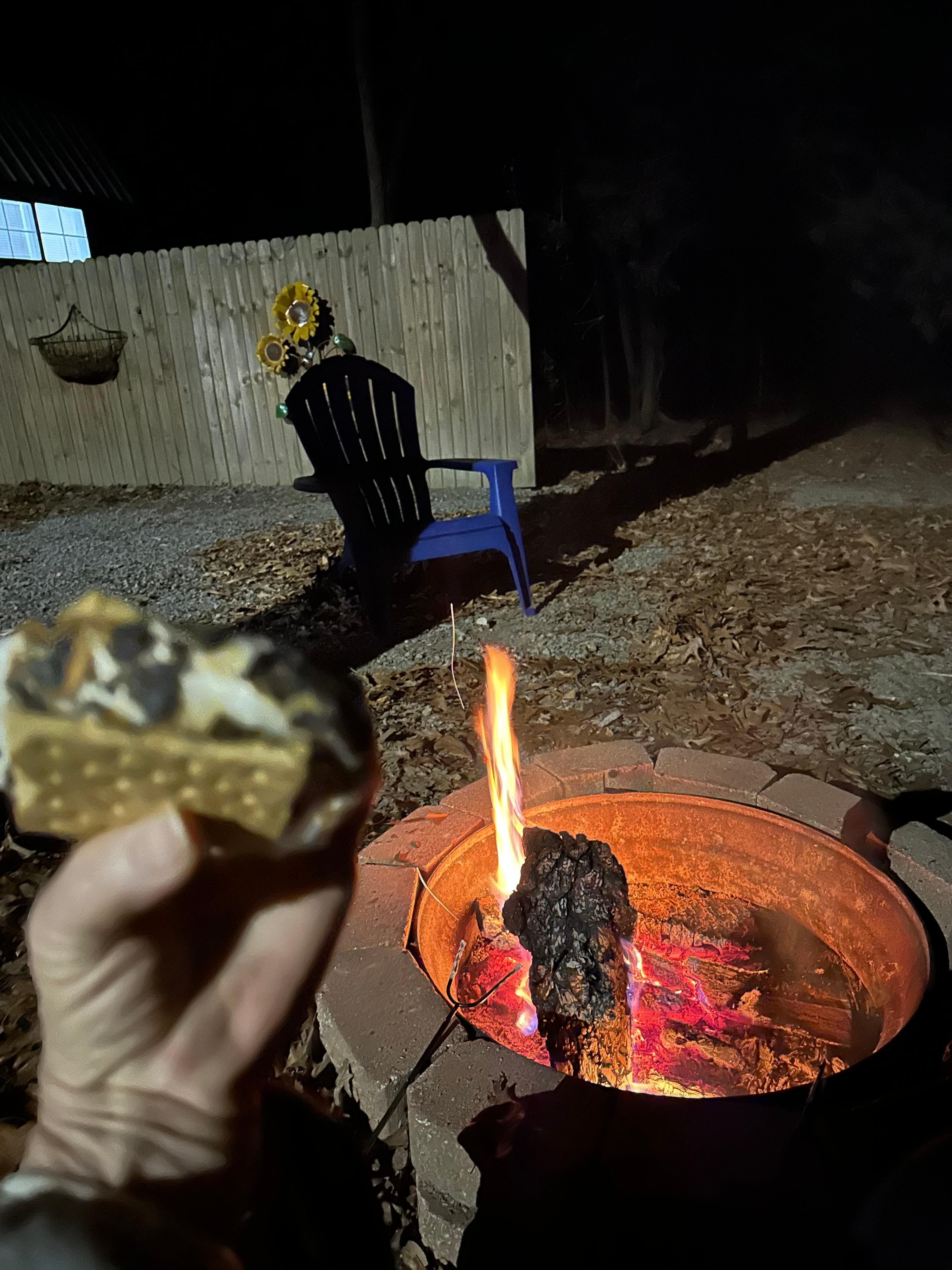 S’mores under the stars😍