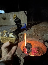 S’mores under the stars😍