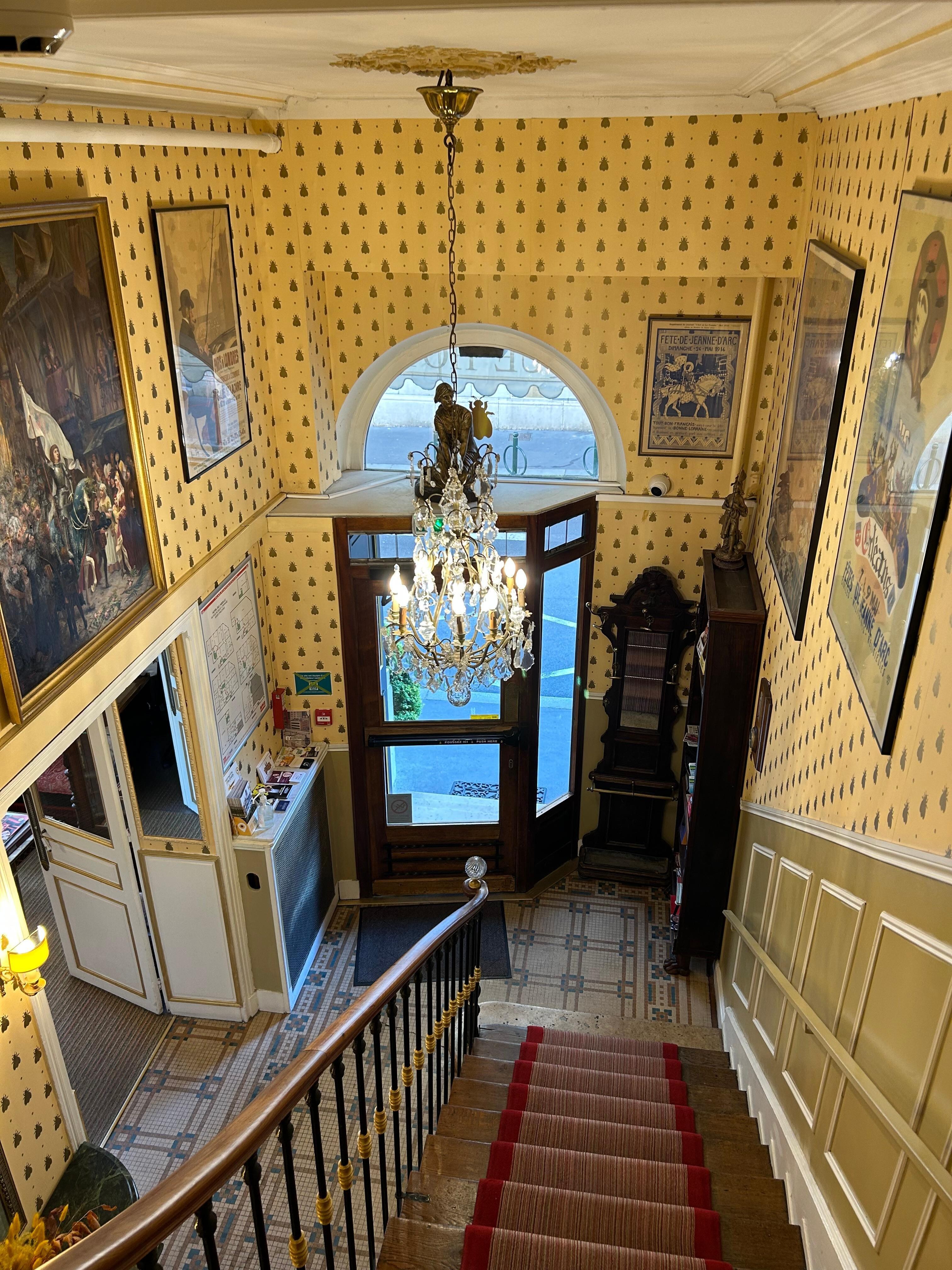 Tunnelmallinen vanha rakennus