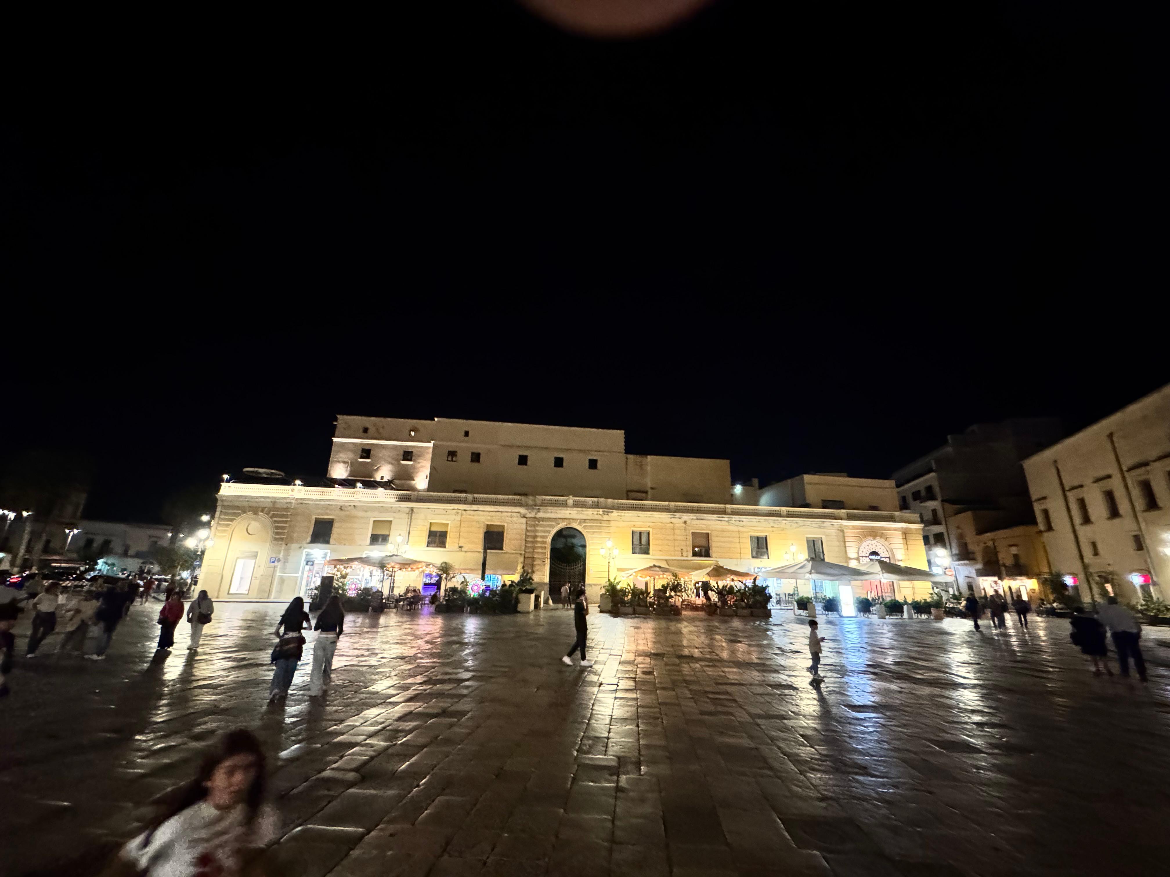 Vista da praça central , esse é o horel