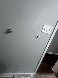 This is where there should be a towel bar instead there is a hole in the wall and no towel bar