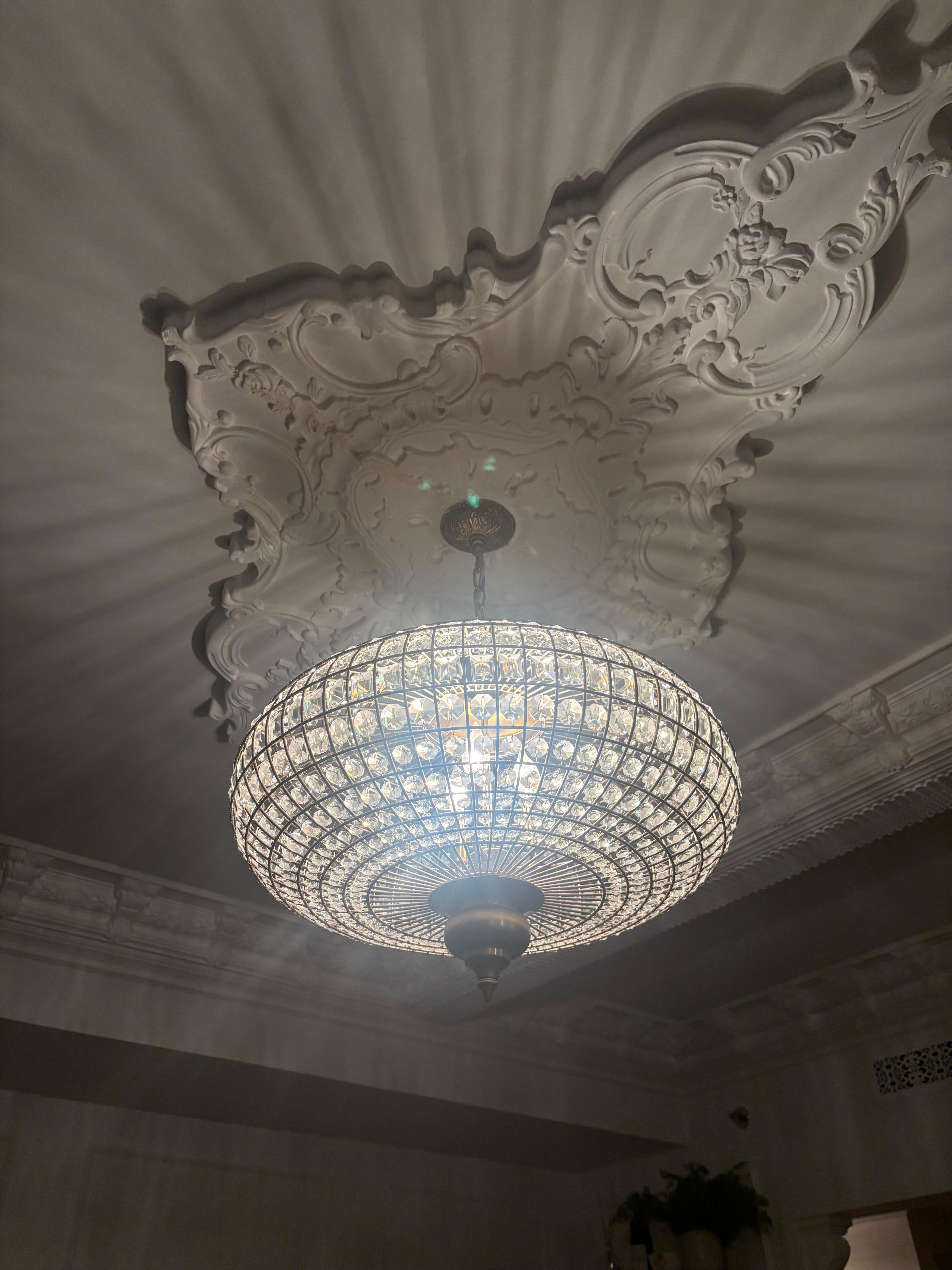 Ceilings are so pretty 