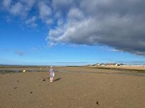 Bernières-sur-Met beach is quiet and unspoilt.
