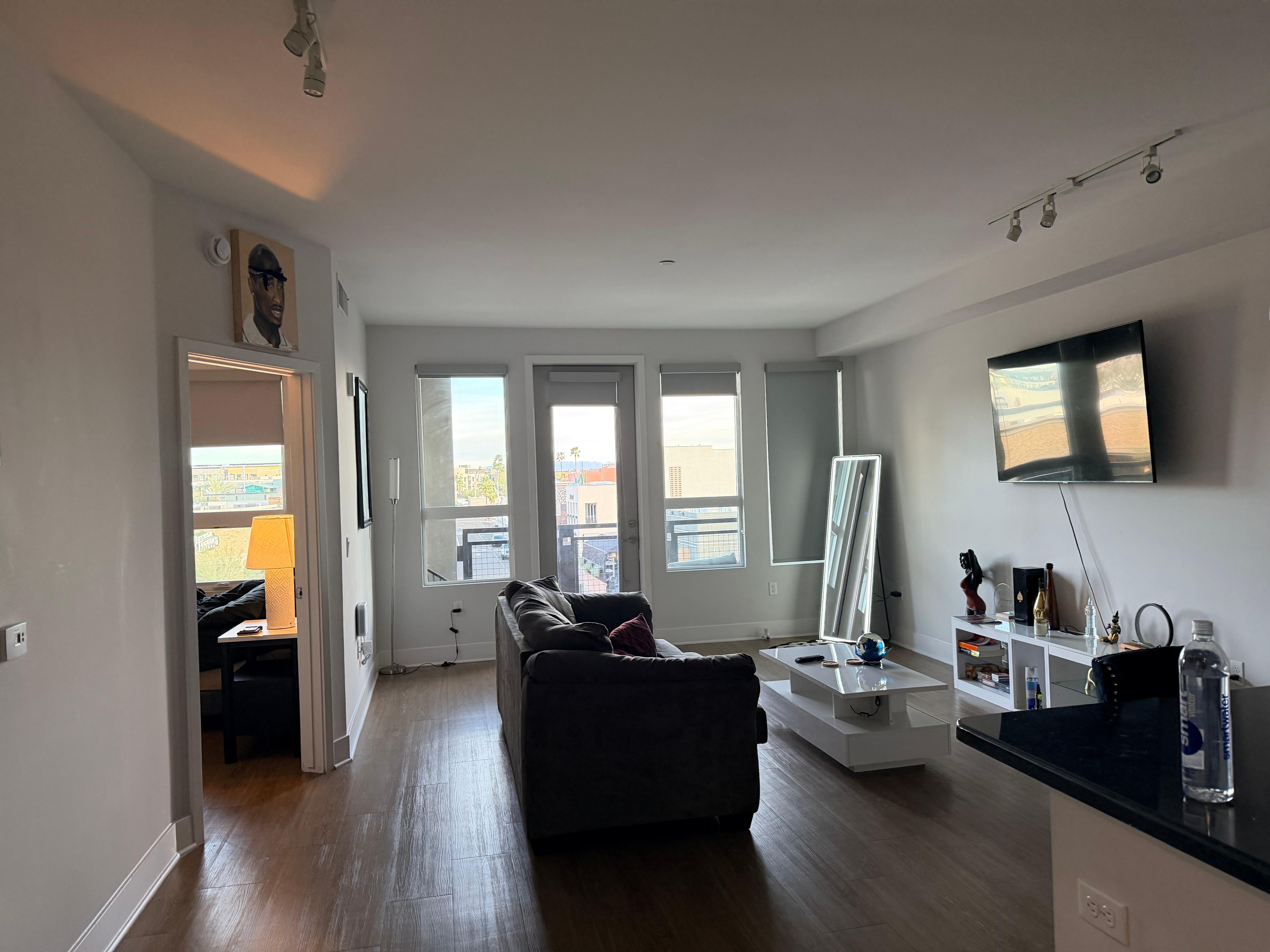 Spacious living room