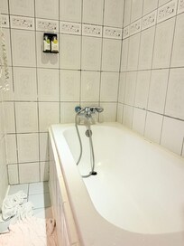 浴缸好污糟