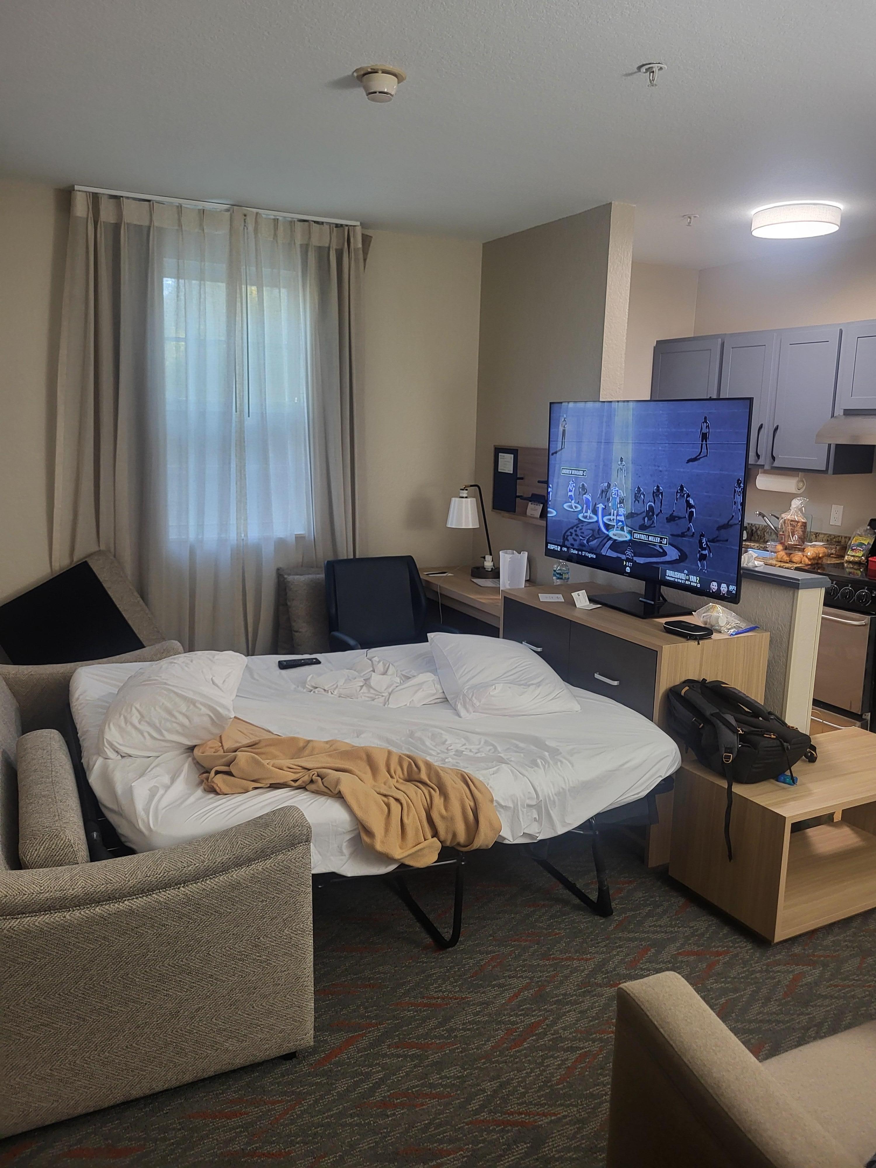 Sofa deformé et encombrant