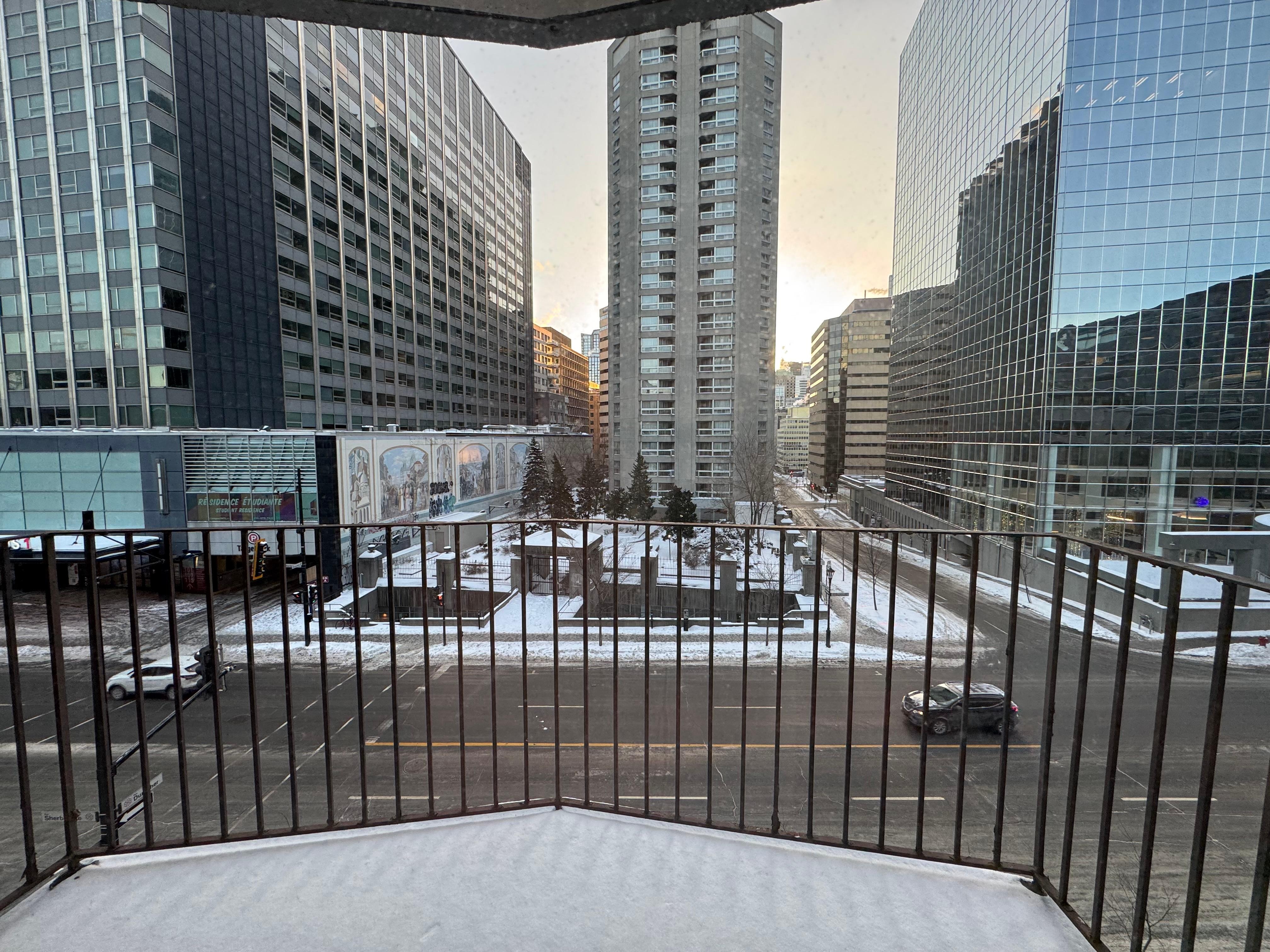 There’s balcony too!