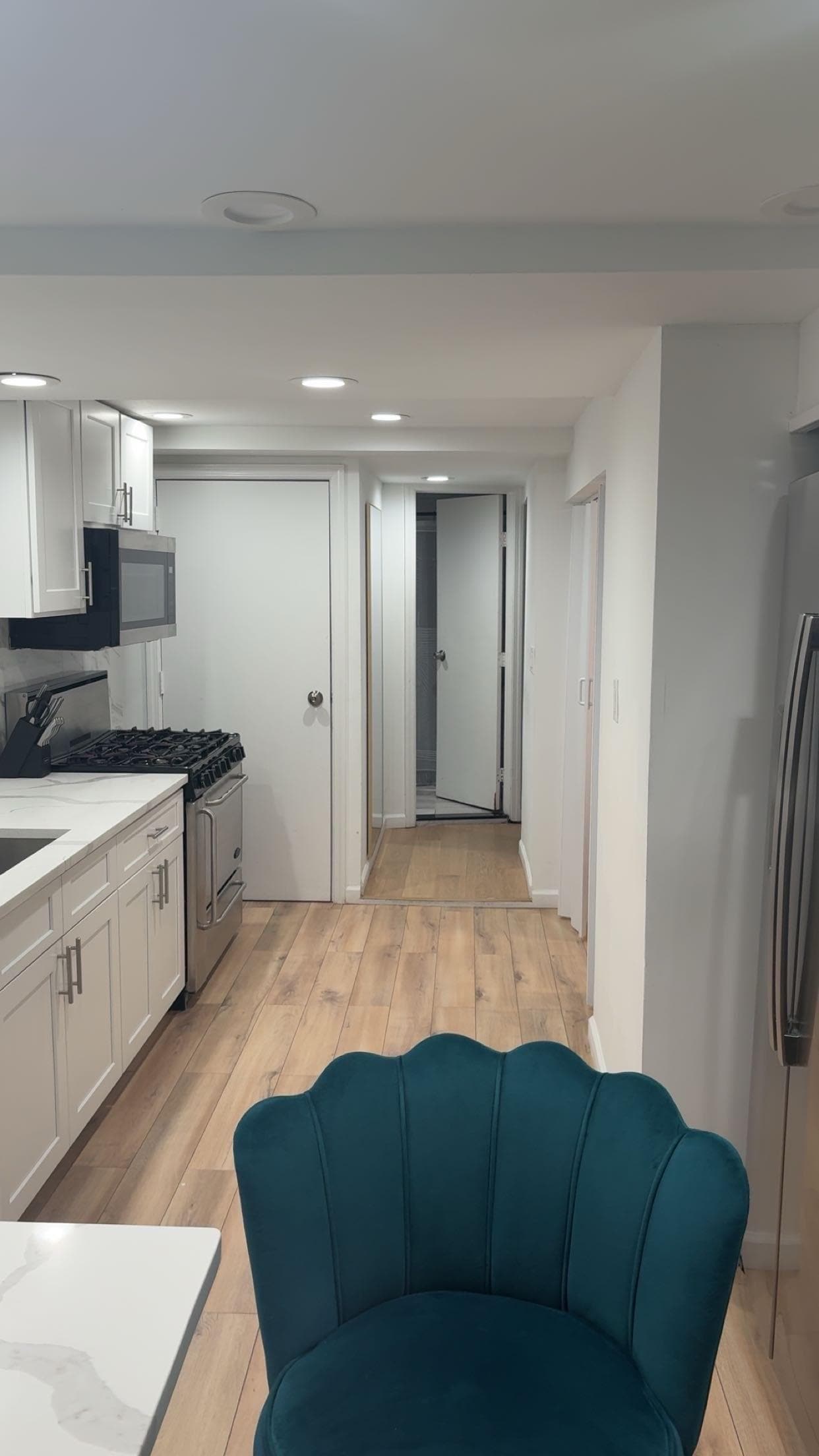 Complete different kitchen design and layout.