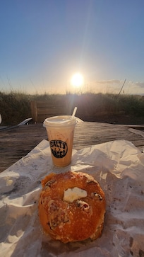 Coffee & a bagel on the private patio!đ