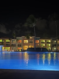 Pool that closes at 6pm