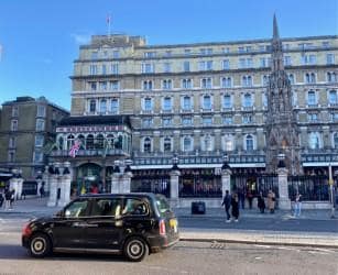 frukostveranda och entré