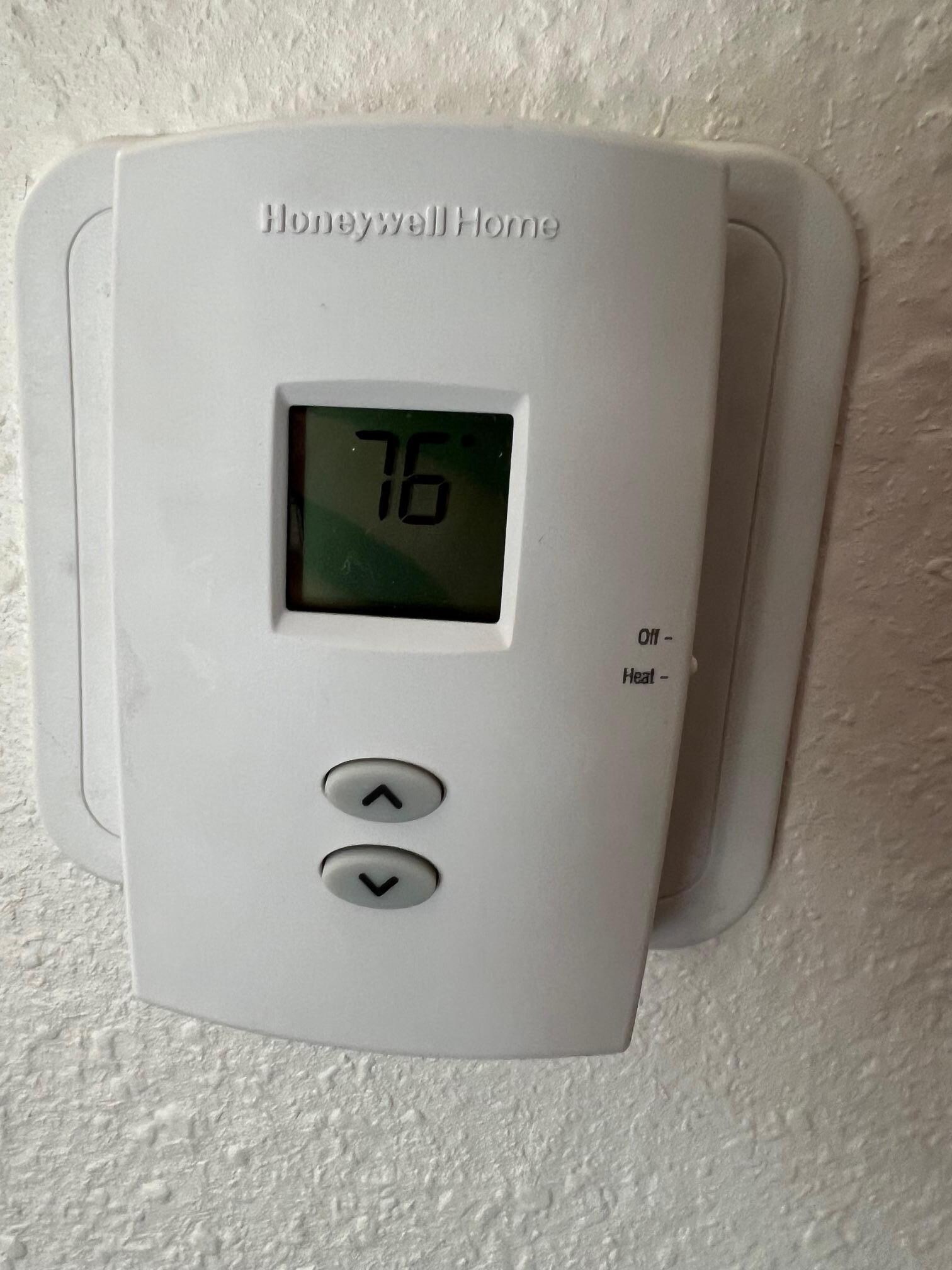 Themostat broken, was off buyt kept heaer on, making sleeping in hot room a terrrible experience.