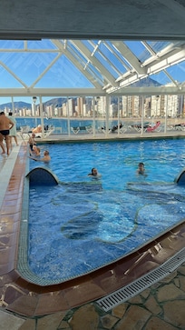 Piscine chauffée avec super vue !
