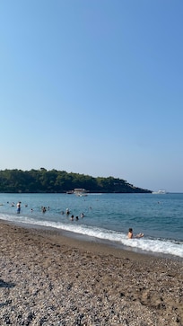 Accès privé à la plage.