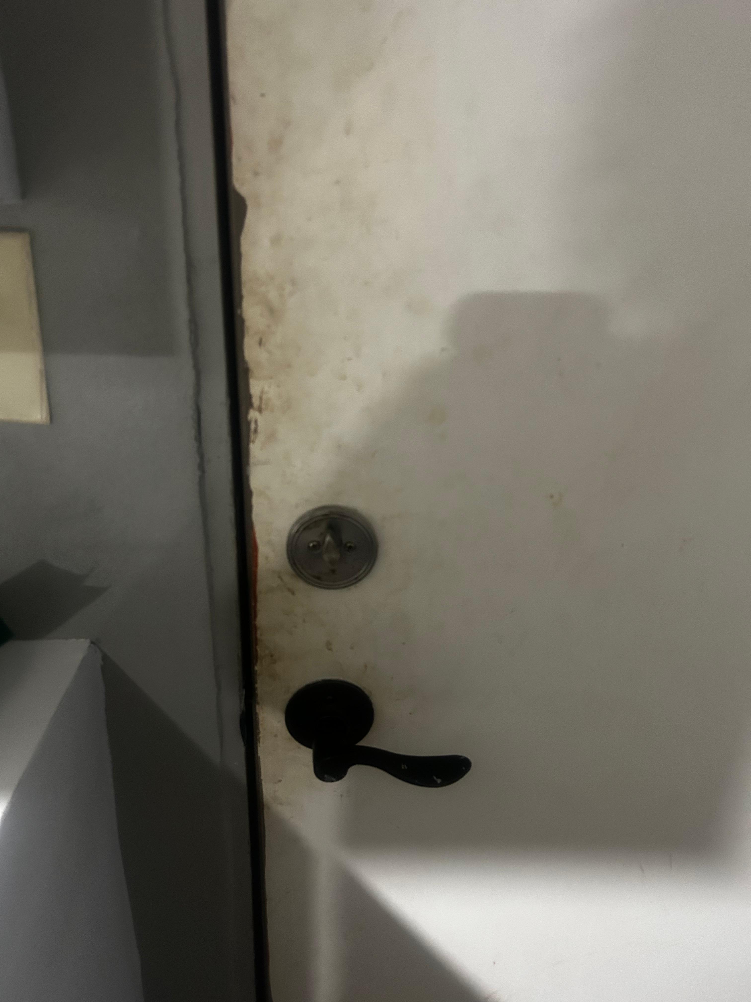 Door with no seal and dirty