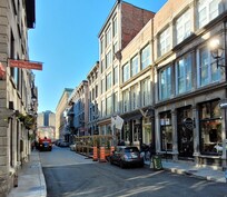 The Sonder lodging is the tallest building in the middle of the photo.
