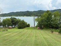 Great waterfront for mooring a boat.