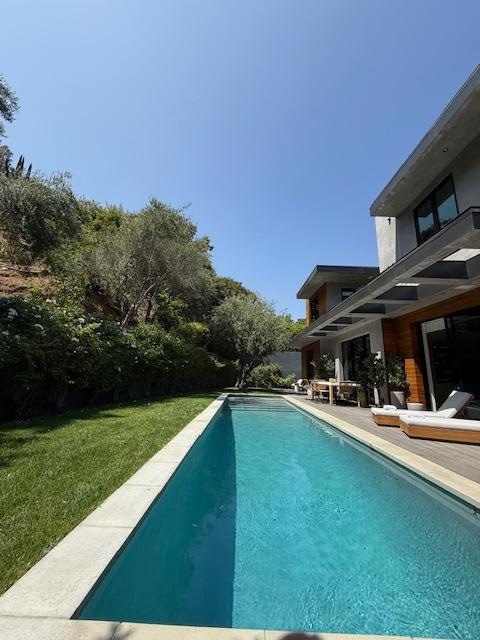 Very private and spacious pool & backyard. Kids loved it!