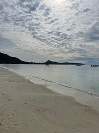 Stranden ved hotellet