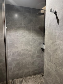 シャワー室です。