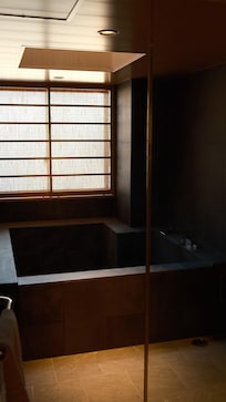 Bath in deluxe room